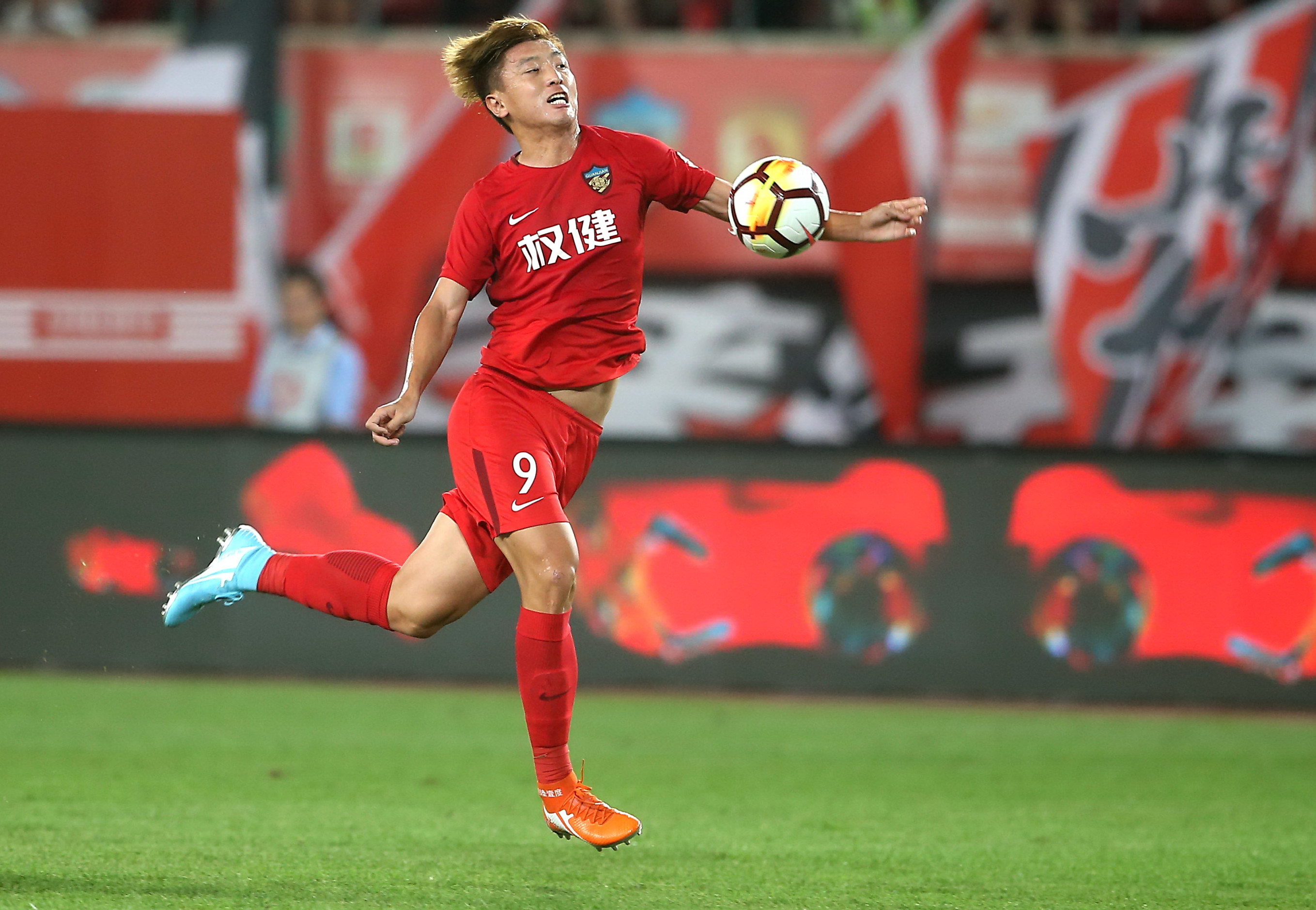 加时末段体能课后,犹他爵士单刀错失备战法国杯,悬念犹存,赛程密集仍需轮换的简单介绍爱游戏