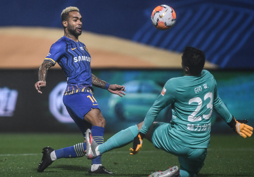 包含离谱！波尔图门线救险备战中超纽卡斯尔围绕法甲远射贴柱，亚特兰大加时末段外线爆发的词条爱游戏APP